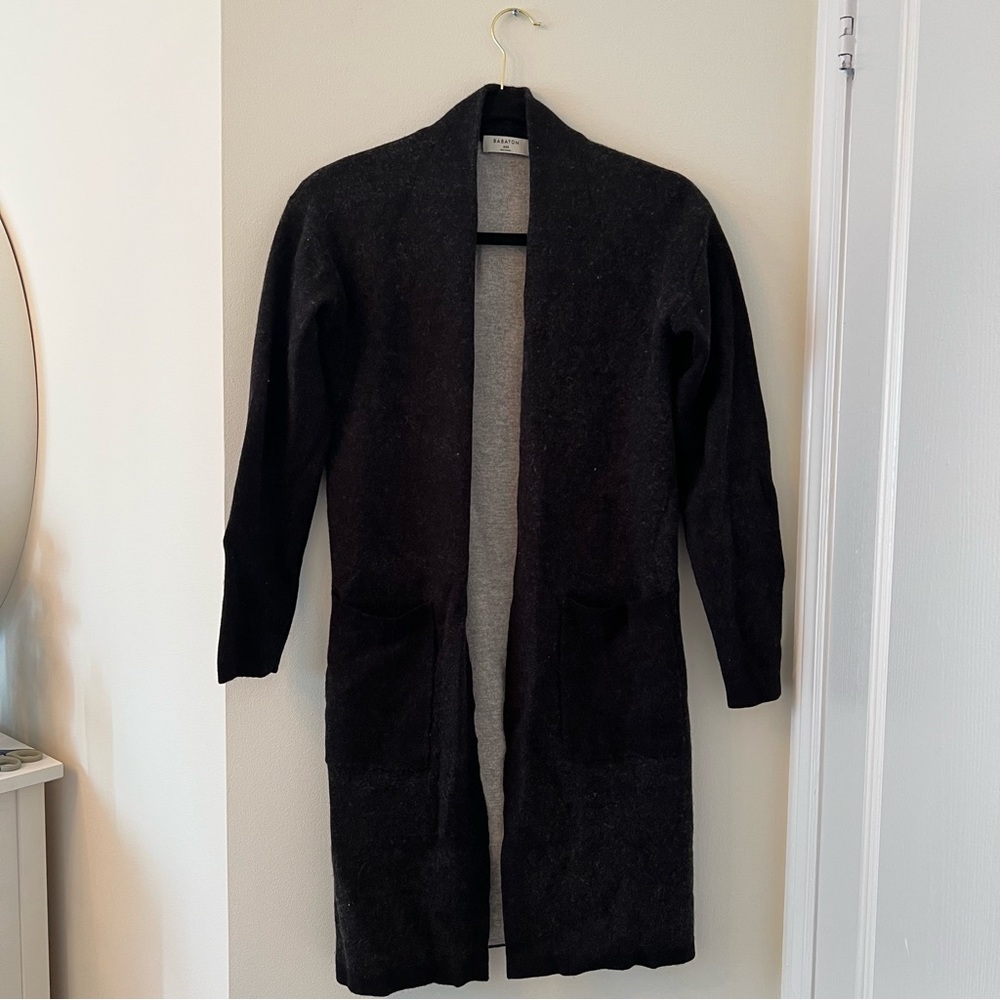 Aritzia Babaton sweater size US XXS, black and grey